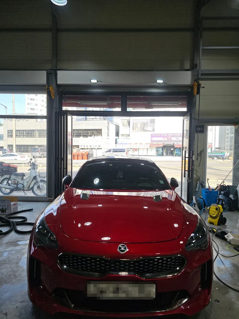 Kia Stinger paint correction - Kia Stinger Paint Correction & Glass Coating Review photo 4