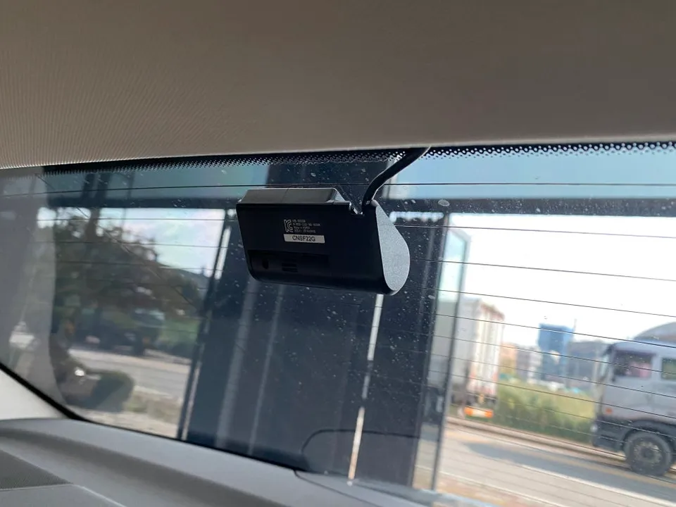 Mercedes-Benz E-Class W213 dash cam - Mercedes-Benz E-Class W213 Dash Cam Installation Review photo 3