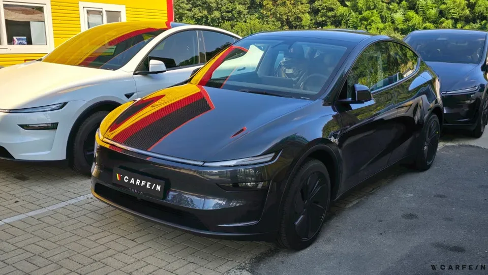 Tesla Model Yのカーフィルム施工事例|費用目安・仕上がり 施工写真 1-2
