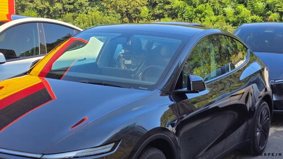 Tesla Model Yのカーフィルム施工事例|費用目安・仕上がり 施工写真 3-2