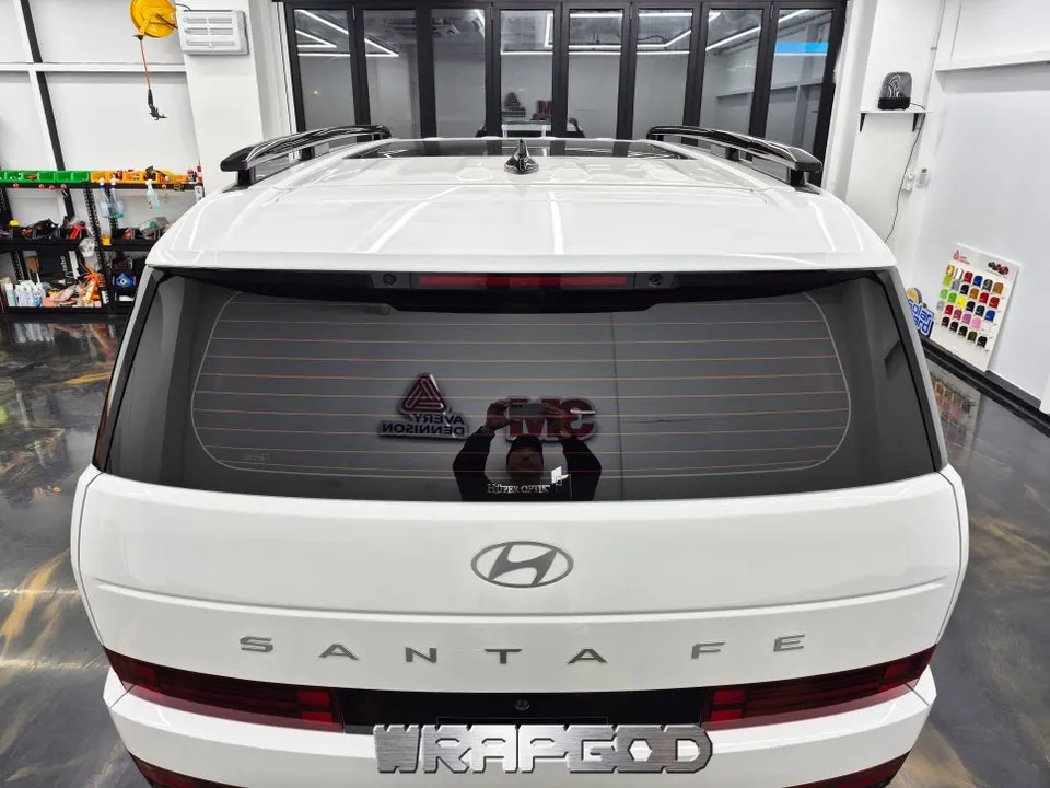 Hyundai Santa Fe MX5のカーラッピング事例|ブラックPPFルーフ 施工写真 4-1