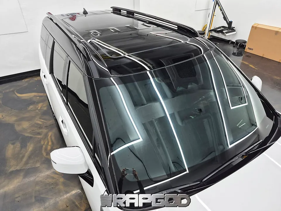 Hyundai Santa Fe MX5のカーラッピング事例|ブラックPPFルーフ 施工写真 3-2