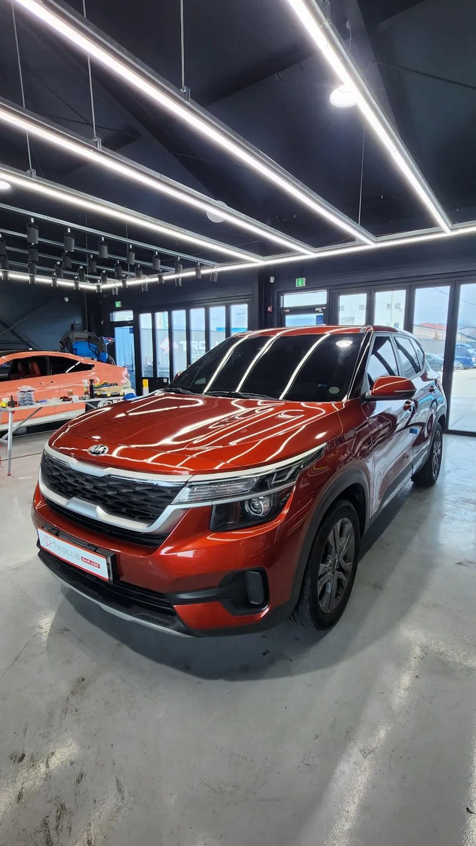 Kia Seltosのカーラッピング事例|費用目安・仕上がり 施工写真 2-1