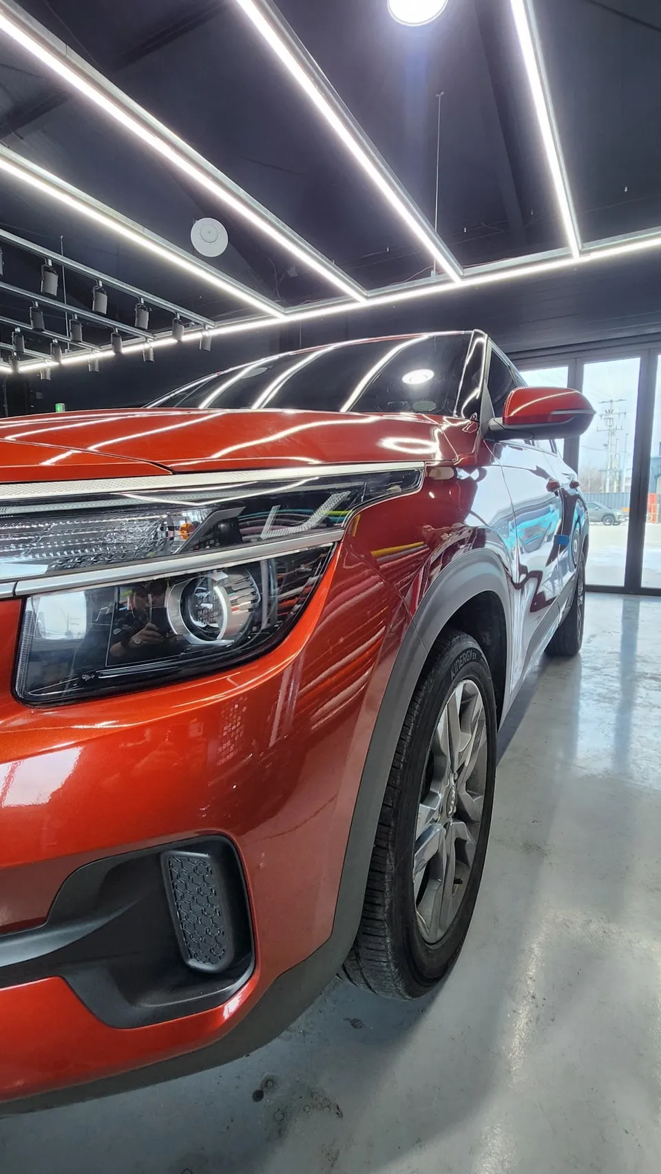 Kia Seltosのカーラッピング事例|費用目安・仕上がり 施工写真 3-1