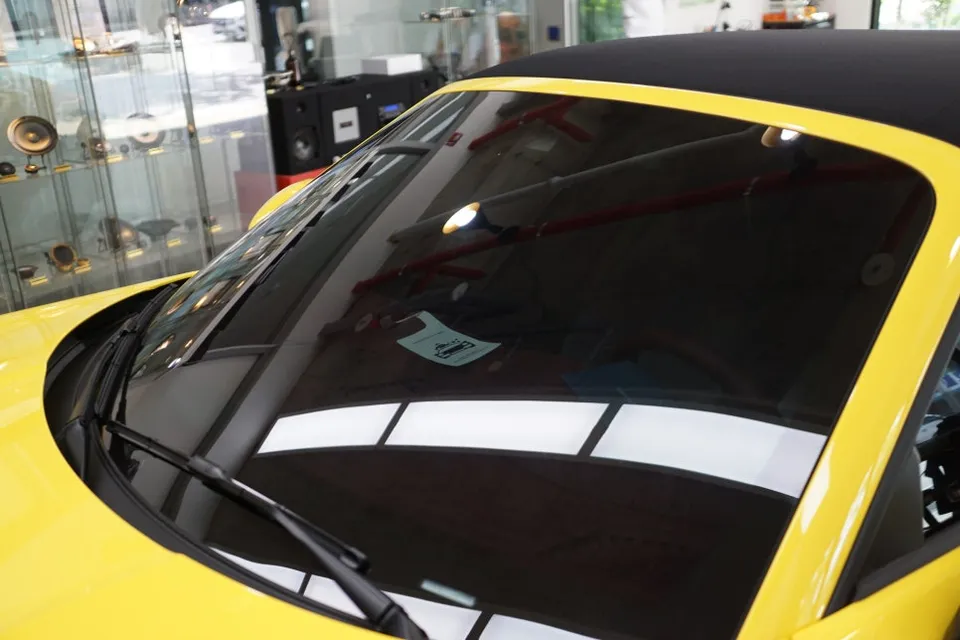Porsche 911 Carrera dash cam - Porsche 911 Dash Cam Installation Review photo 4