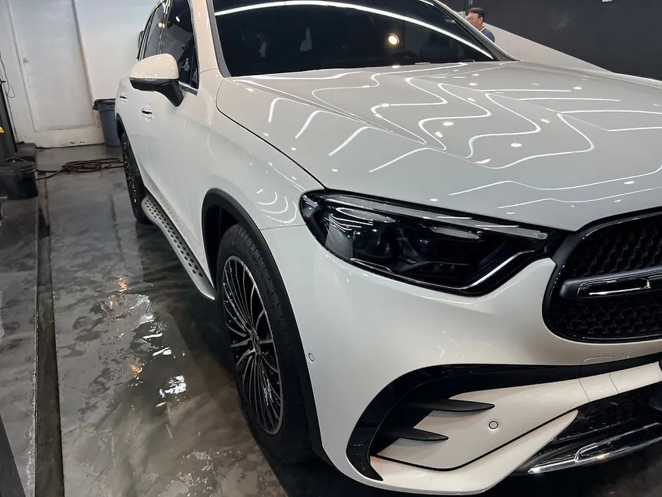 Mercedes-Benz GLCのPPF施工事例：費用目安と仕上がり 施工写真 4-1
