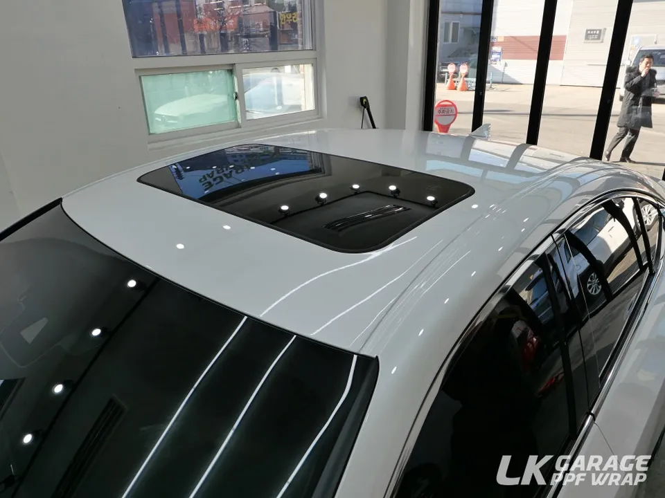 Lexus ES ppf - Lexus ES Paint Protection Film Review — Glossy Black Roof Wrap photo 2