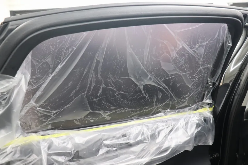 Hyundai Azeraのカーフィルム施工事例|費用目安・仕上がり 施工写真 1-3