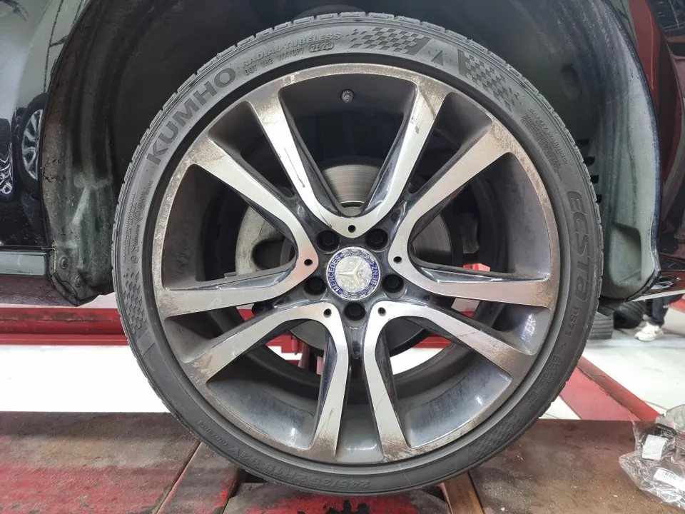 Mercedes-Benz E-Class wheel repair - Mercedes-Benz E-Class Wheel Repair Review — Cost & Results photo 3