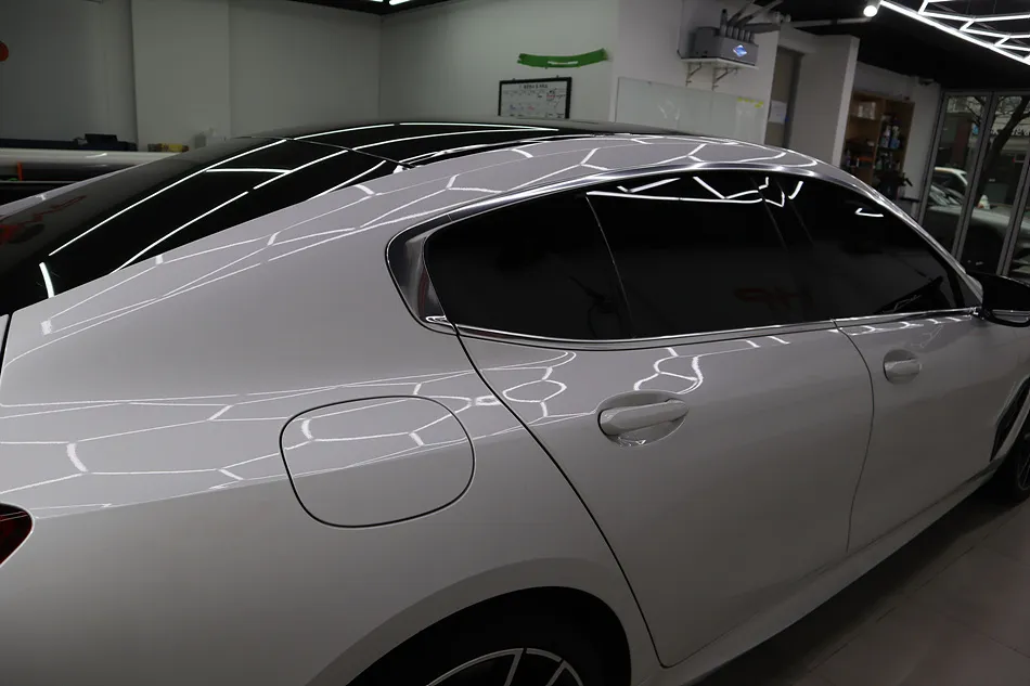 BMW 8 Series vinyl wrap - BMW 8 Series Vinyl Wrap Review: Chrome Delete for a Sleek Look photo 4