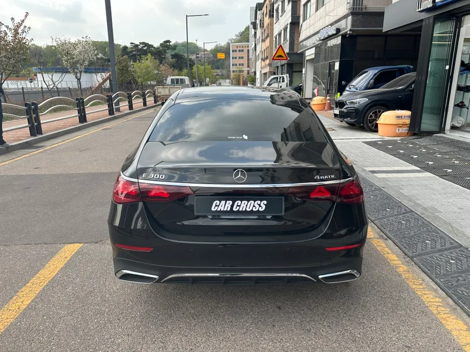 Mercedes-Benz Eクラス W214 PPF施工事例|費用目安・仕上がり 施工写真 1-2