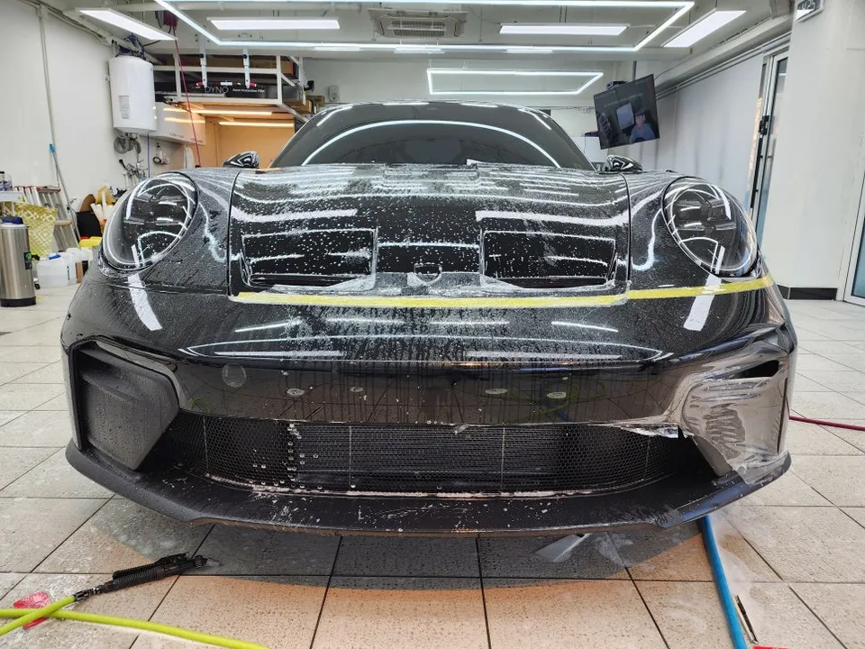 ポルシェ911のPPF施工事例|STEKダイノシールド 施工写真 4-2