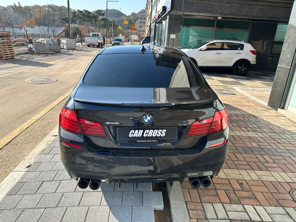 BMW 5 Series F10 カーラッピング事例:サテンダークグレー 施工写真 1-2
