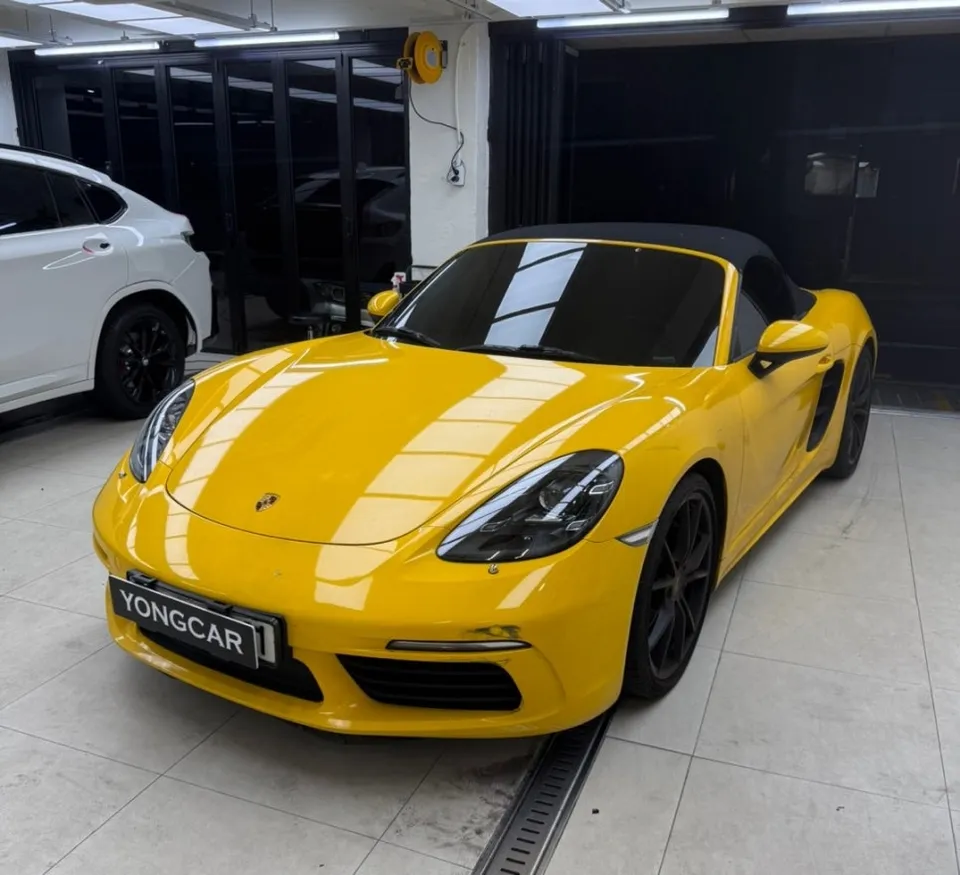 ポルシェ 718 Boxsterのカーラッピング事例|費用目安・仕上がり 施工写真 3-1