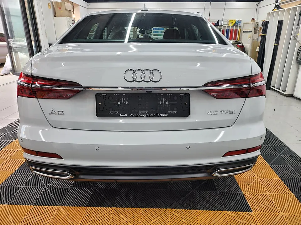 Audi A6のガラスコーティング事例|費用目安と仕上がり 施工写真 3-1