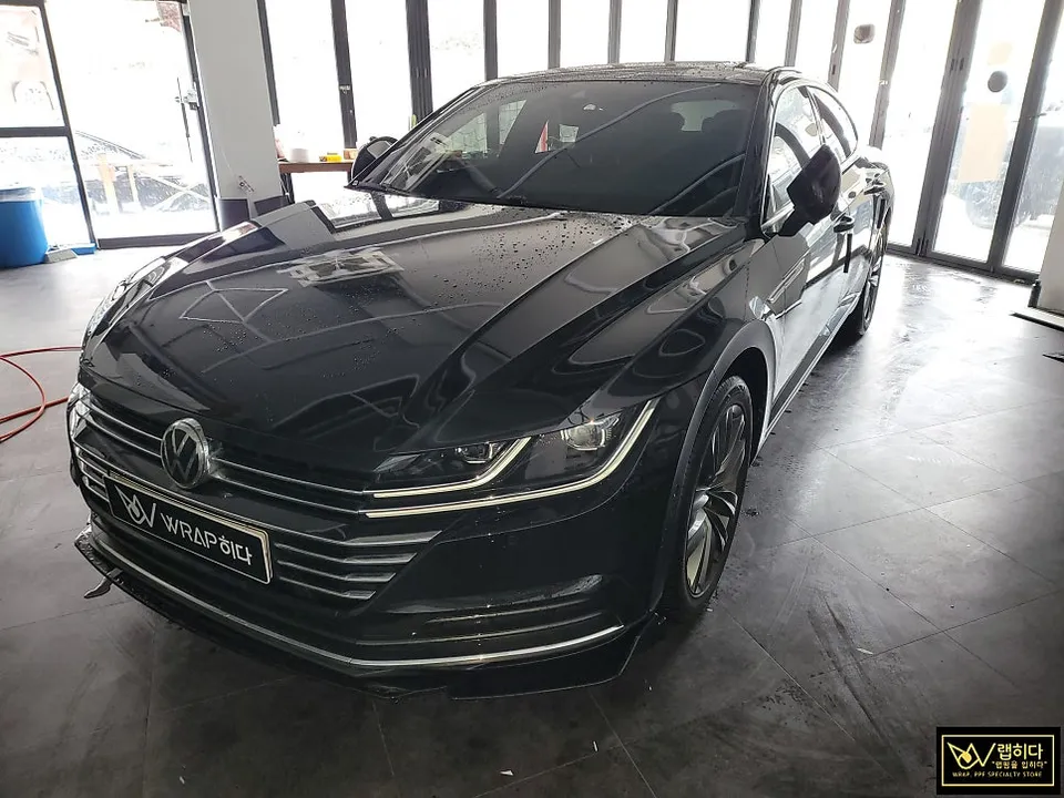 Volkswagen Arteon vinyl wrap - Volkswagen Arteon Vinyl Wrap Review: Chrome Delete Cost & Results photo 4