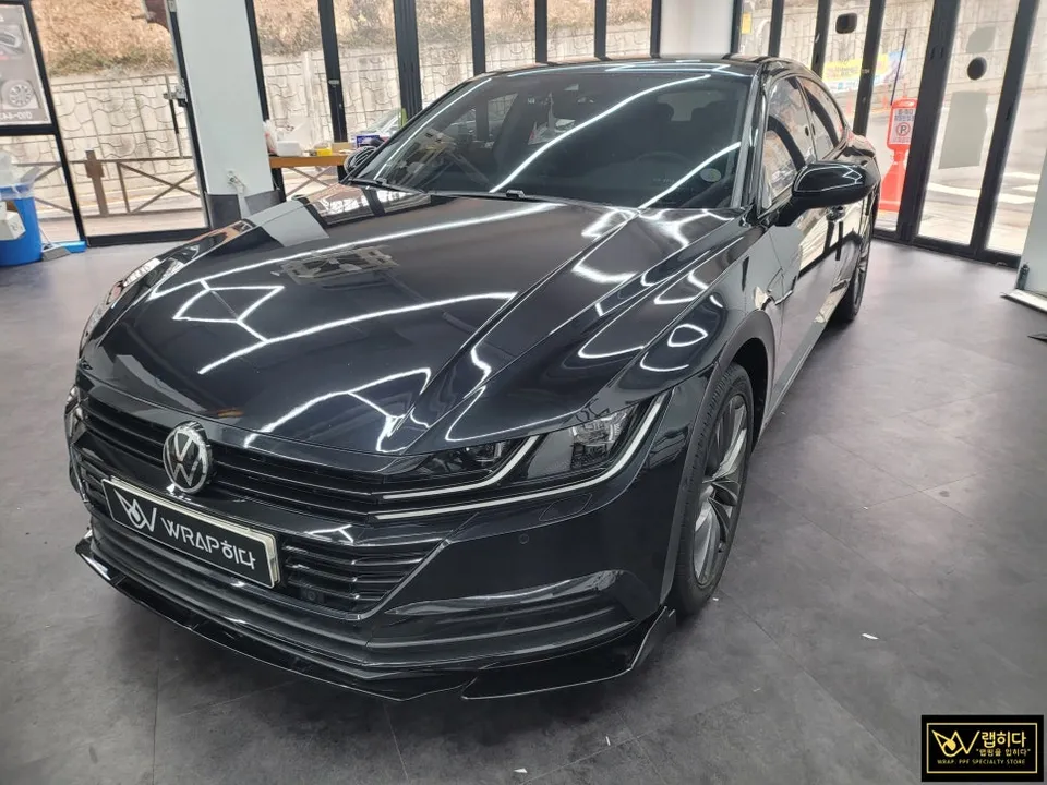 Volkswagen Arteonのカーラッピング事例 施工写真 4-2