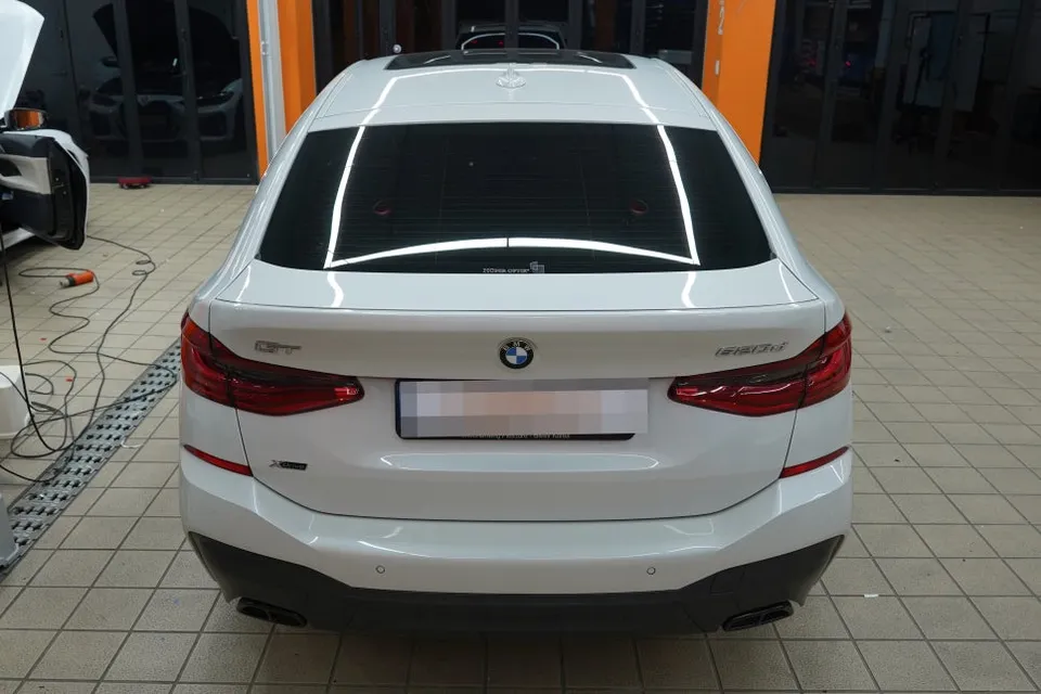 BMW 5 Seriesのカーフィルム施工事例|費用目安・仕上がり 施工写真 2-2