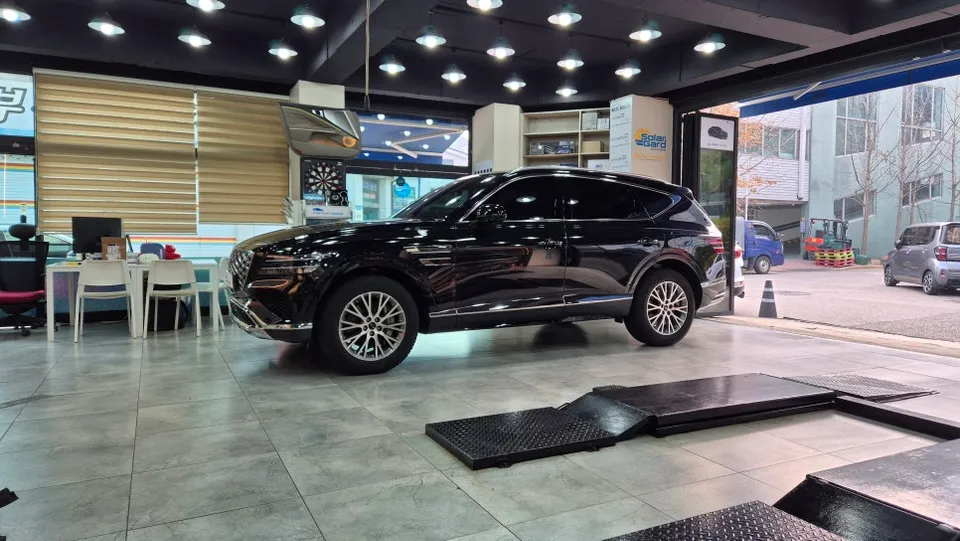 Genesis GV80 surround view camera installation result