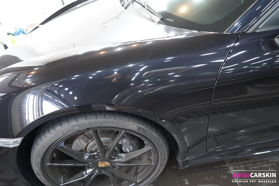 ポルシェ 718 Boxsterのカーラッピング事例｜費用目安・仕上がり 施工写真 3-1