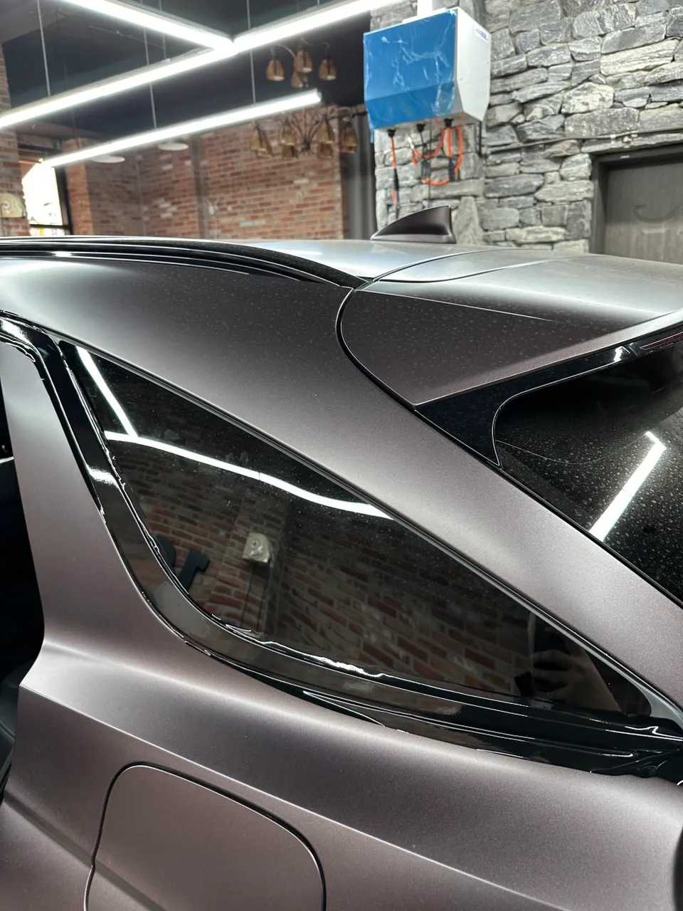 Genesis GV70のPPF施工事例|クローム部分のカスタム 施工写真 1-2