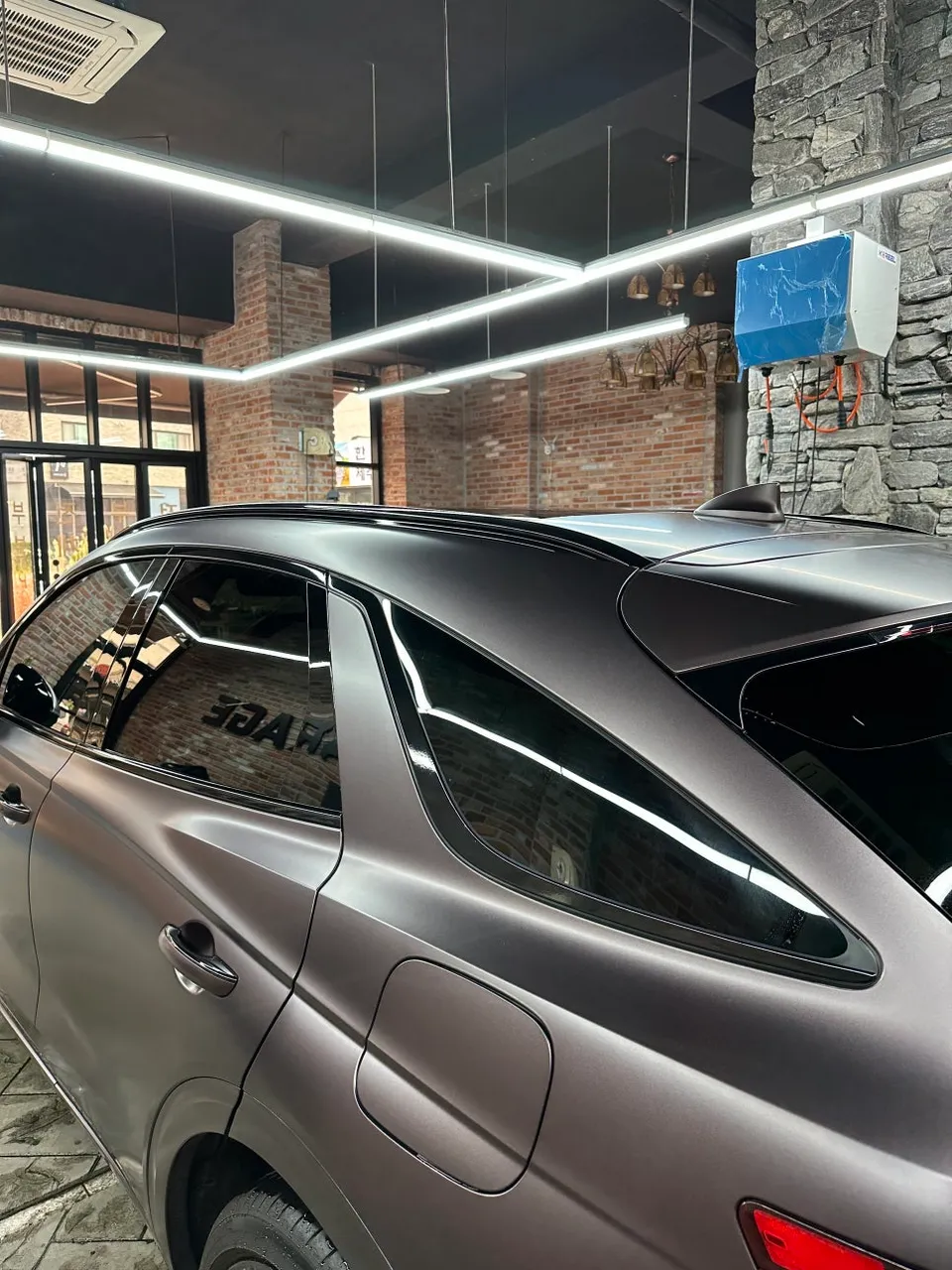 Genesis GV70のPPF施工事例|クローム部分のカスタム 施工写真 3-3
