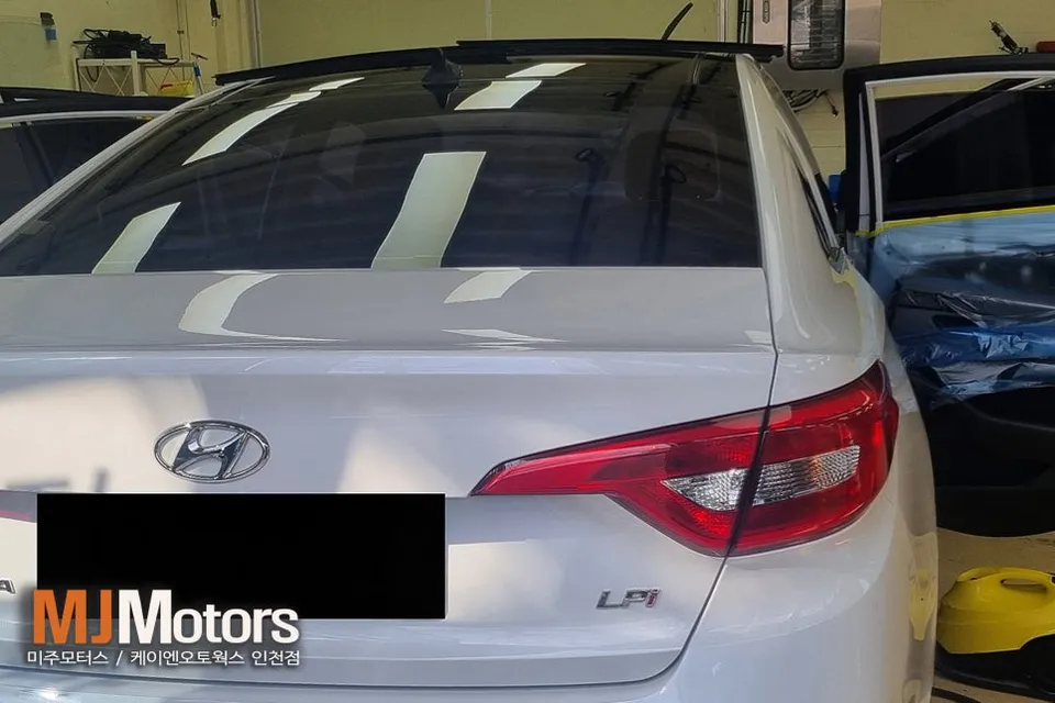 Hyundai Sonata LFのカーフィルム施工事例|費用目安・仕上がり 施工写真 1-2