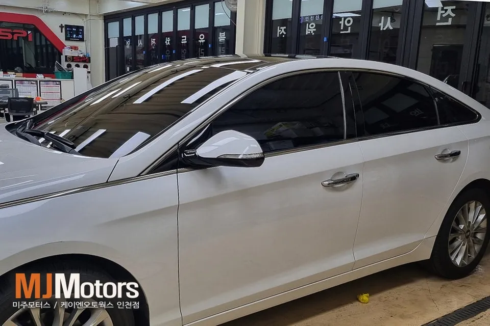 Hyundai Sonata LFのカーフィルム施工事例|費用目安・仕上がり 施工写真 1-3