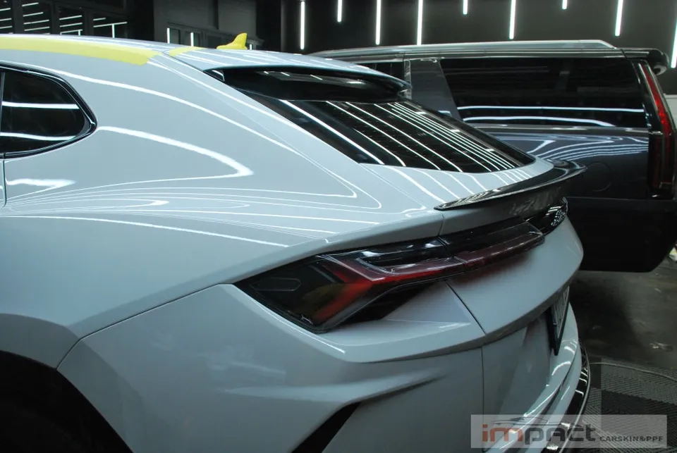 Lamborghini Urus PPF施工事例|部分ラッピングとの組み合わせ 施工写真 2-2