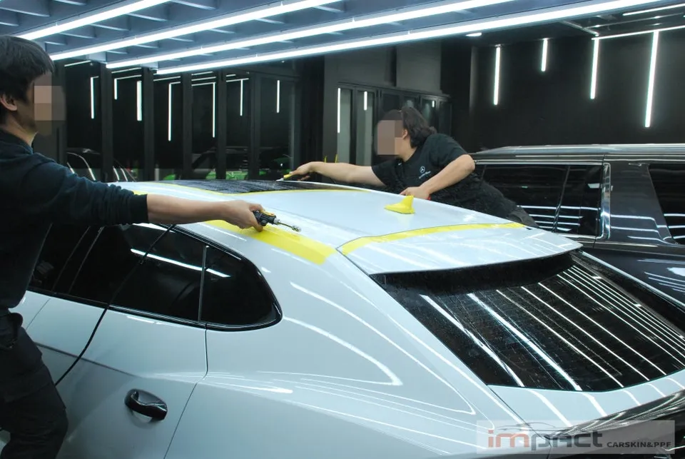 Lamborghini Urus PPF施工事例|部分ラッピングとの組み合わせ 施工写真 2-3