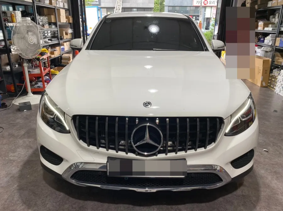 Mercedes-Benz GLC ambient lighting installation result