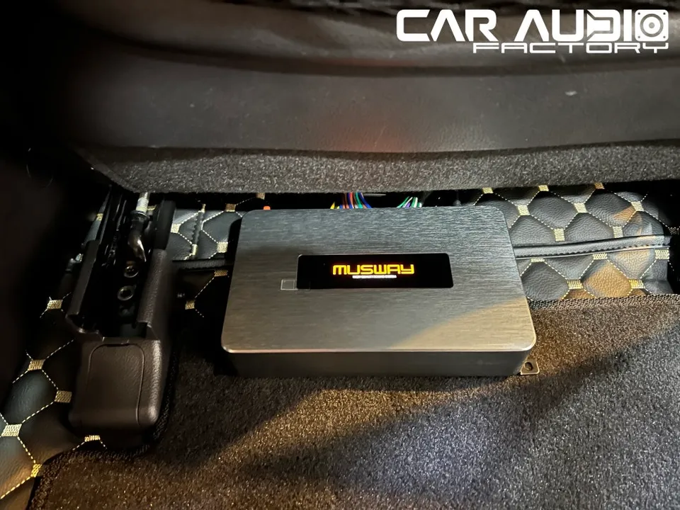 Kia Carnivalのカーオーディオ施工事例 施工写真 3-1