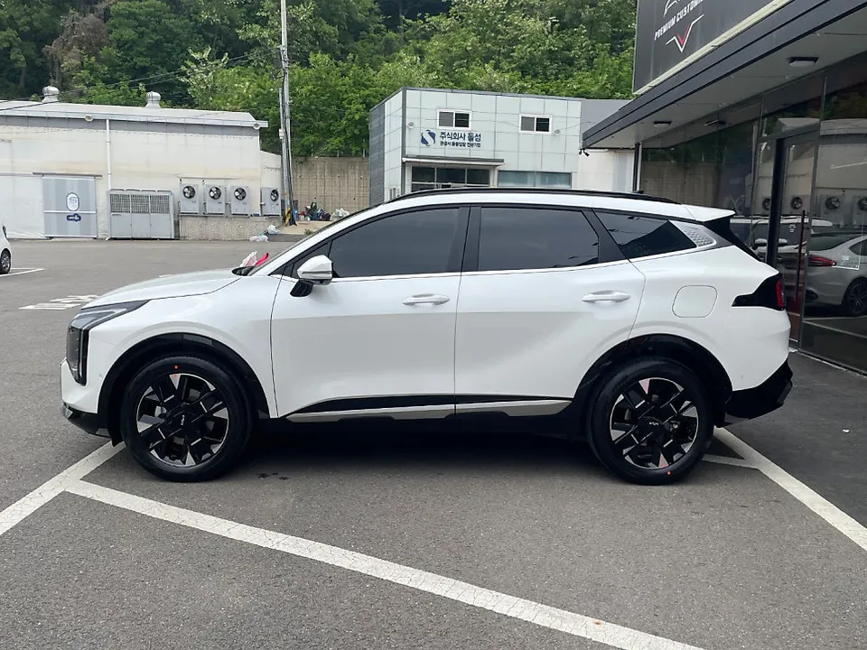 Kia Sportageのカーフィルム施工事例|断熱・スモークフィルム 施工写真 1-2