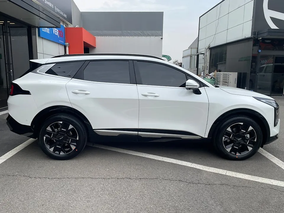 Kia Sportageのカーフィルム施工事例|断熱・スモークフィルム 施工写真 2-2