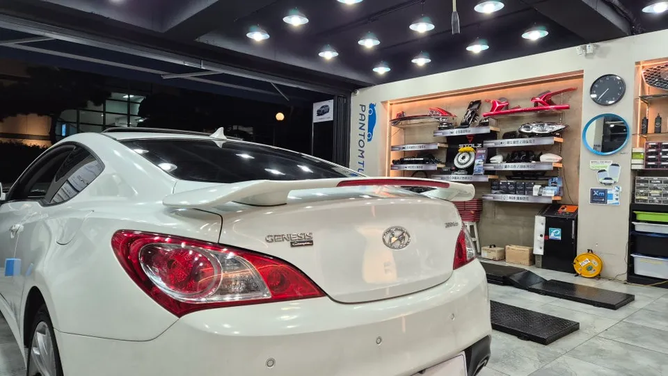 Hyundai Genesis Coupe body kit - Hyundai Genesis Coupe Body Kit Installation Review photo 4