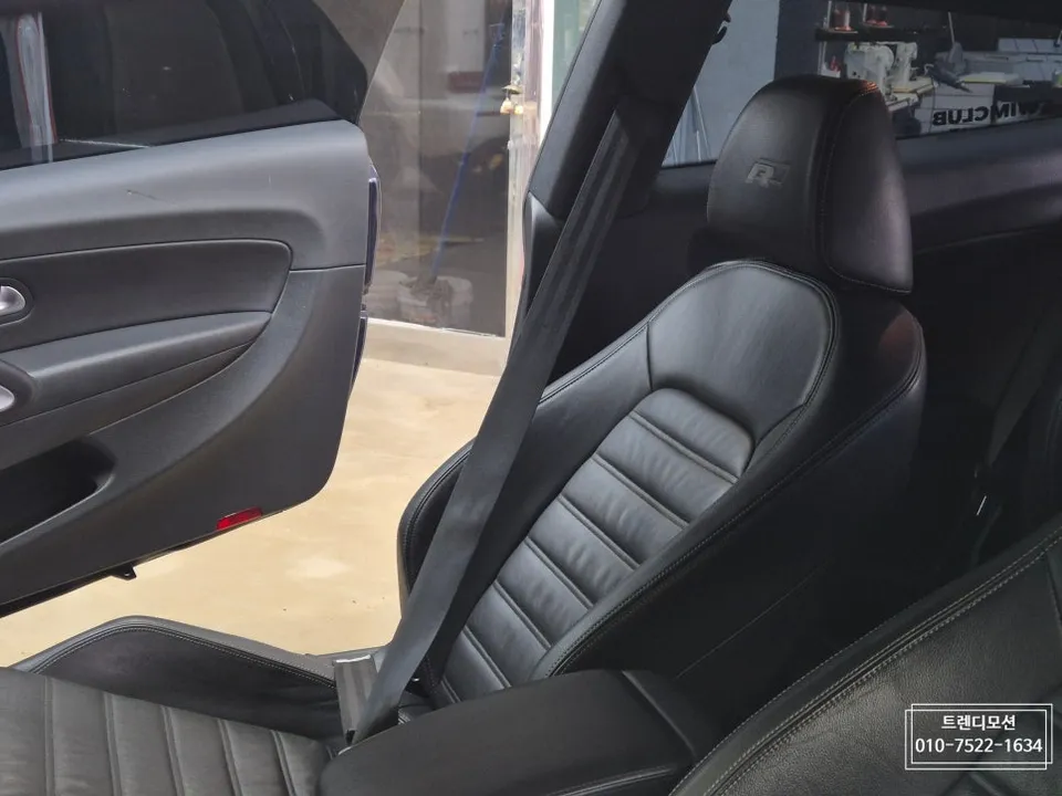 Volkswagen Scirocco interior customization - Volkswagen Scirocco Interior Customization Review — Color Upgrade photo 2