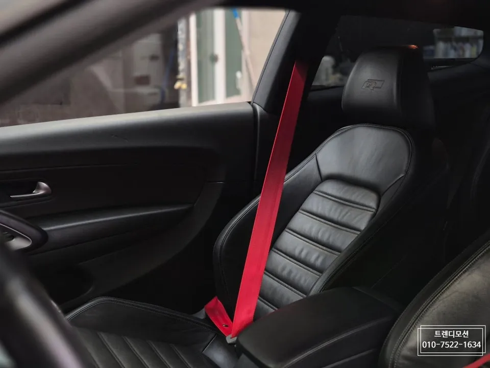 Volkswagen Scirocco interior customization - Volkswagen Scirocco Interior Customization Review — Color Upgrade photo 4