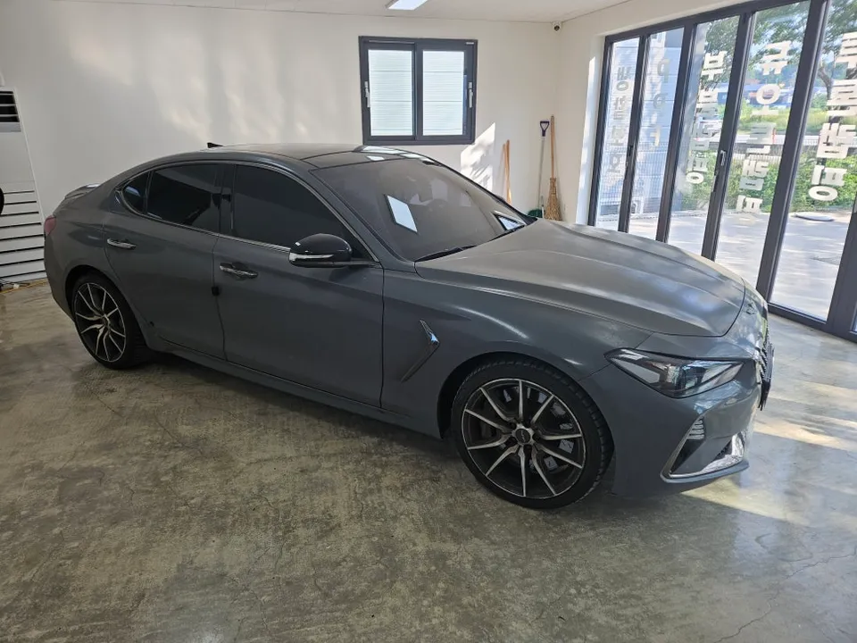 Genesis G70のカーラッピング除去事例|費用目安と注意点 施工写真 1-1