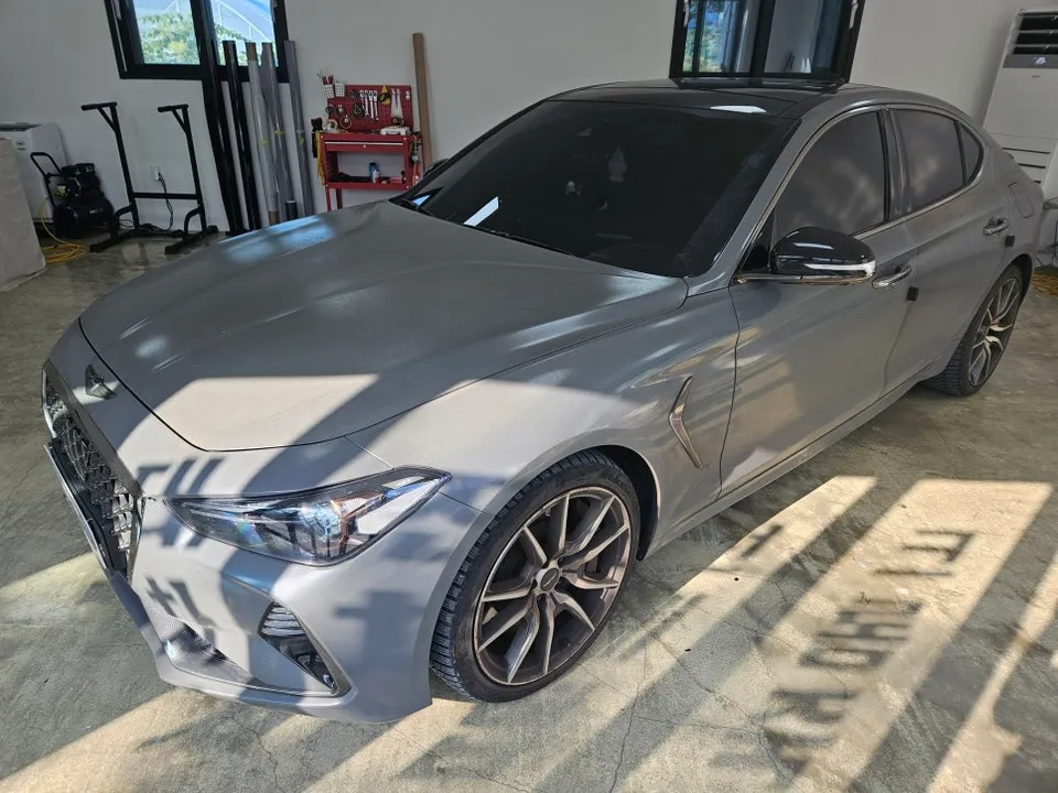 Genesis G70のカーラッピング除去事例|費用目安と注意点 施工写真 2-1