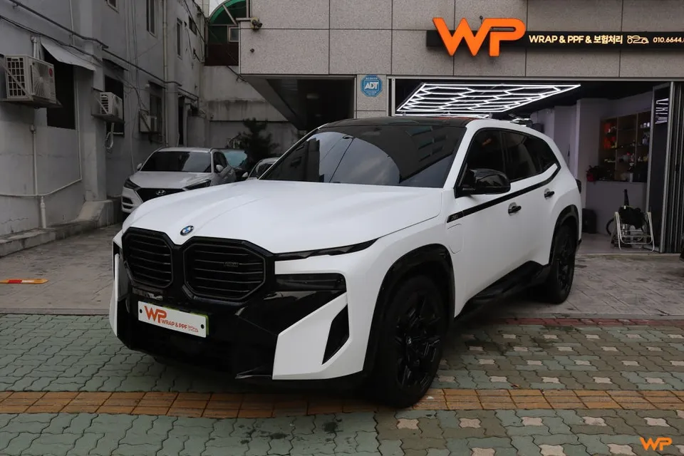 BMW XM ppf - BMW XM PPF Review: Satin White Finish & Protection photo 3