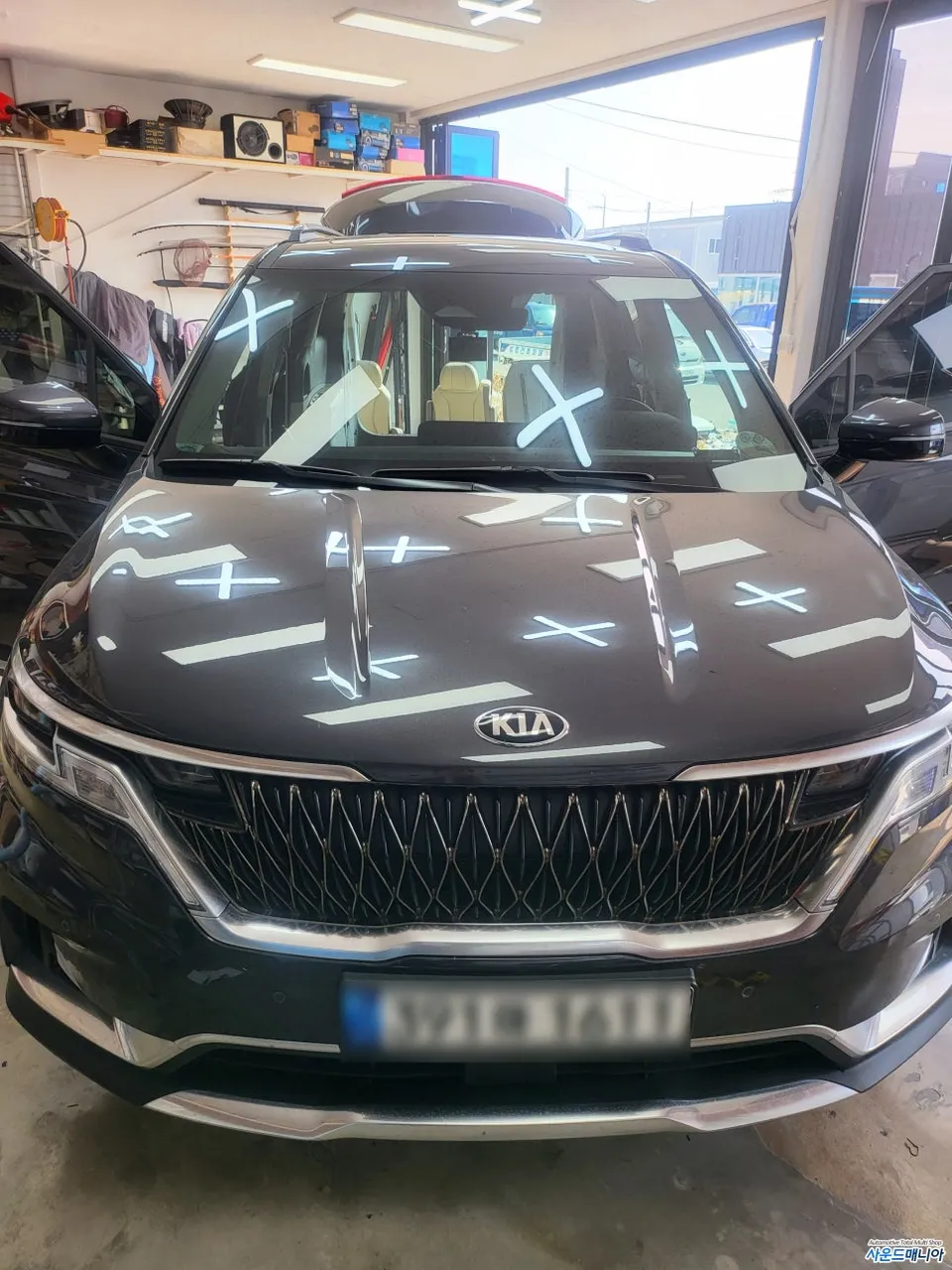 Kia Carnival KA4 body kit installation result