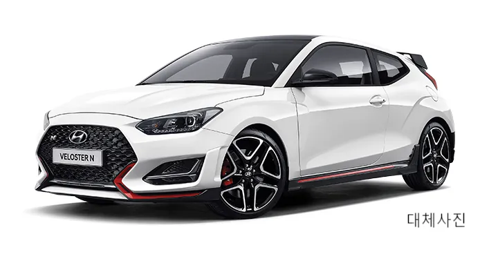 Hyundai Veloster Nのカーラッピング事例|費用目安・仕上がり 施工写真 2-1
