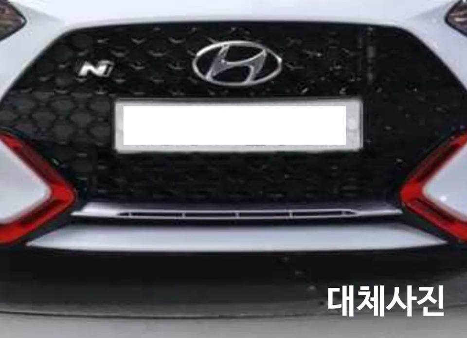 Hyundai Veloster Nのカーラッピング事例|費用目安・仕上がり 施工写真 3-1