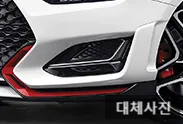 Hyundai Veloster Nのカーラッピング事例|費用目安・仕上がり 施工写真 2-2