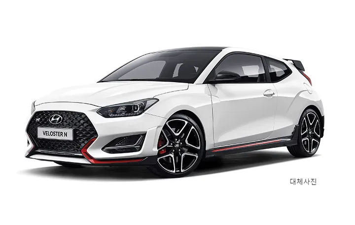 Hyundai Veloster Nのカーラッピング事例|費用目安・仕上がり 施工写真 1-3