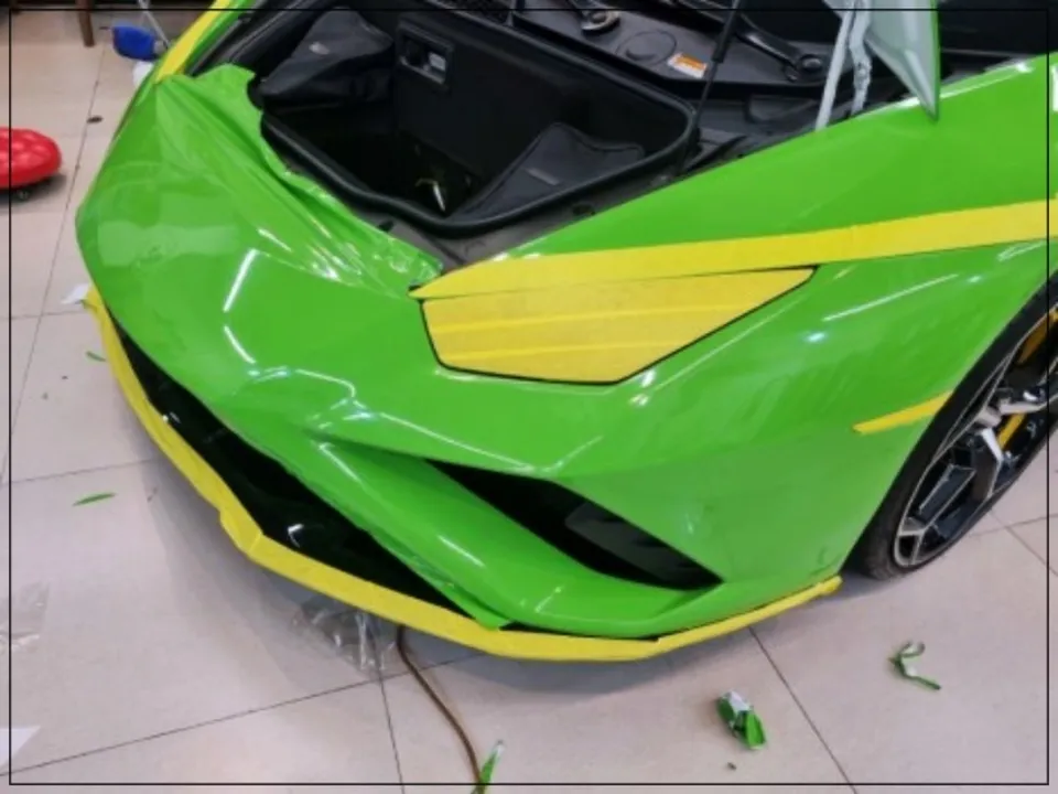 Lamborghiniのカーラッピング事例 施工写真 4-2