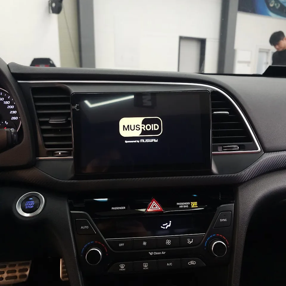 Hyundai ElantraのAndroid Auto・CarPlay取付事例 施工写真 4-2