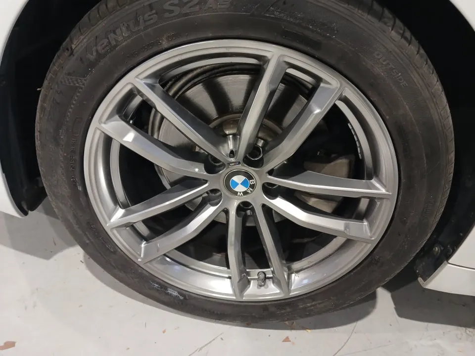 BMW 5 Seriesのホイールリペア・塗装事例 施工写真 3-2