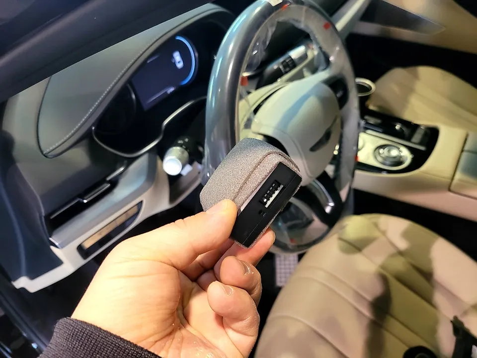 Genesis G80 RG3 EV steering wheel - Genesis G80 EV Steering Wheel Customization Review photo 6