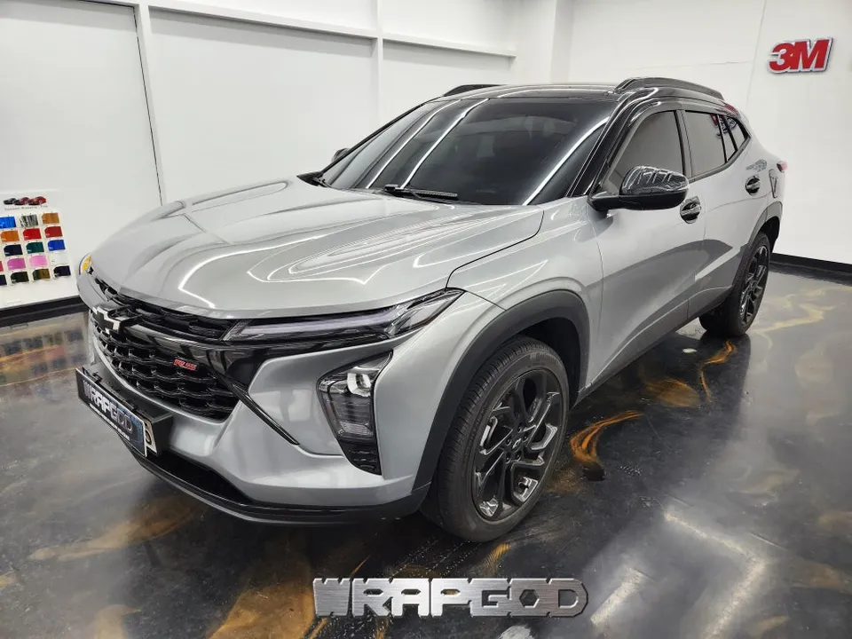 Chevrolet Trax Crossover Vinyl Wrap Review: Stunning Two-Tone Fin